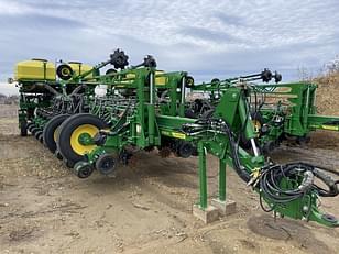 Main image John Deere 1775 1