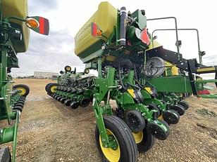 Main image John Deere 1775 8