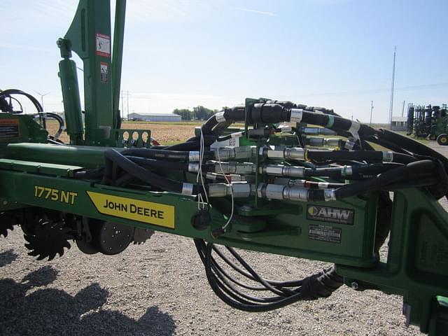 Image of John Deere 1775 equipment image 2