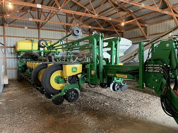 Image of John Deere 1775 equipment image 2