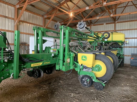 2023 John Deere 1775 Equipment Image0