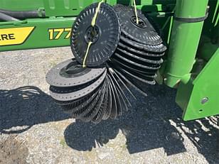 Main image John Deere 1775 4