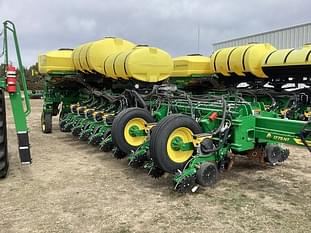 2023 John Deere 1775 Equipment Image0