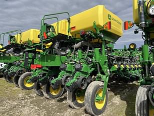 Main image John Deere 1775 14