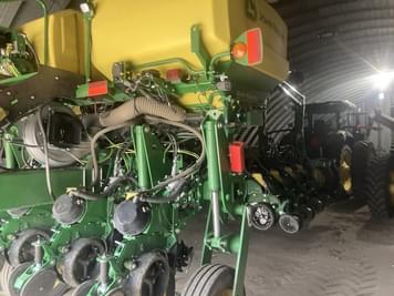 Main image John Deere 1775