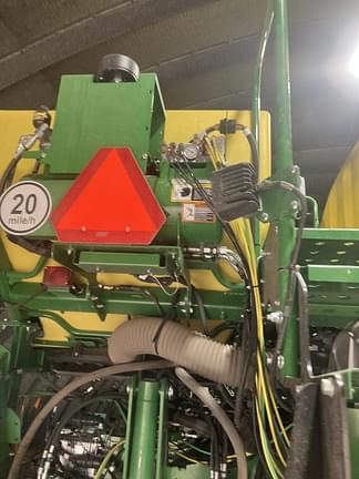 Image of John Deere 1775 equipment image 1