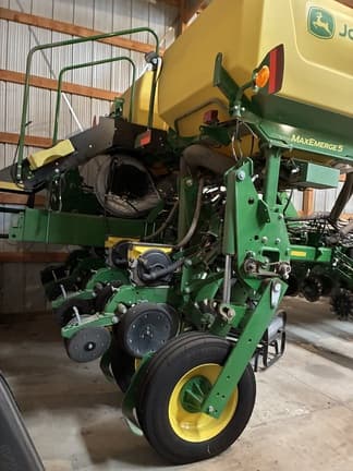 Image of John Deere 1775 equipment image 1