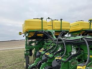 Main image John Deere 1775 1