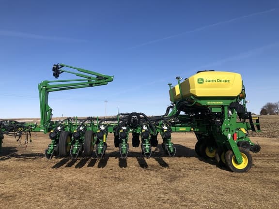 Image of John Deere 1775 equipment image 1