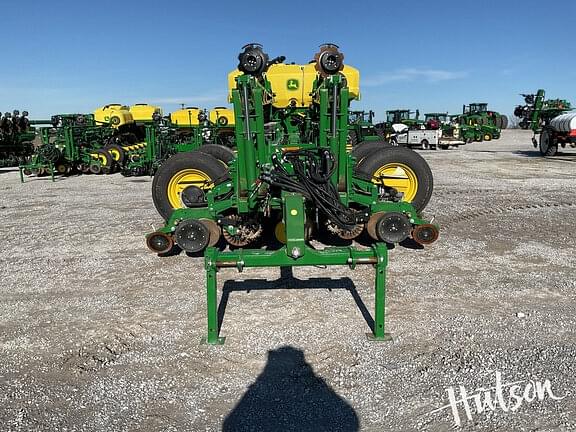 Image of John Deere 1775 equipment image 2