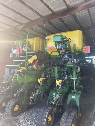 Image of John Deere 1775 equipment image 3