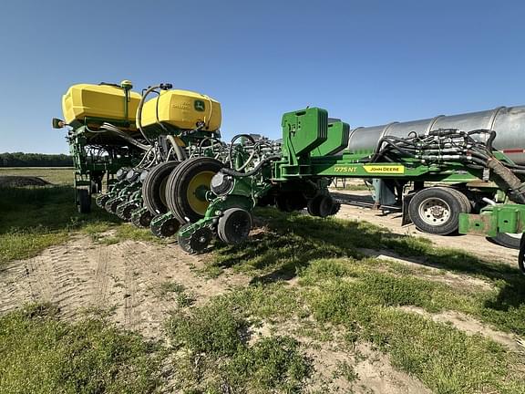 Image of John Deere 1775 equipment image 2