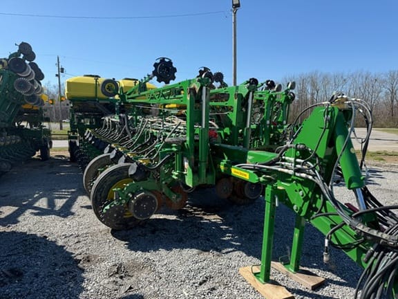 2023 John Deere 1775 Equipment Image0