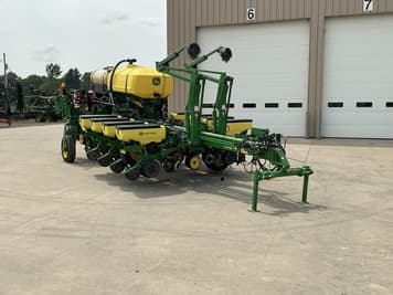 Main image John Deere 1775