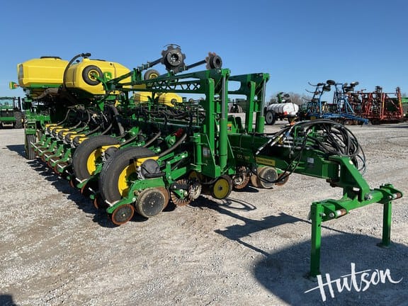 Main image John Deere 1775