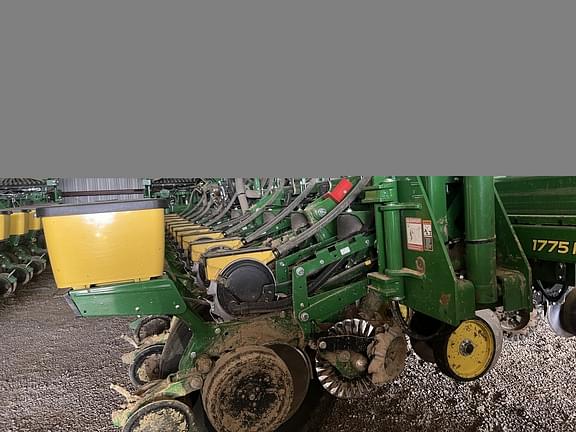 Image of John Deere 1775 equipment image 2