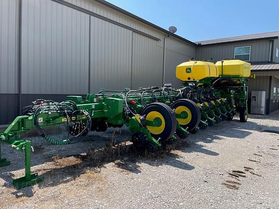 2015 John Deere 1775NT Planting Planters for Sale