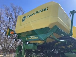 Main image John Deere 1775 6