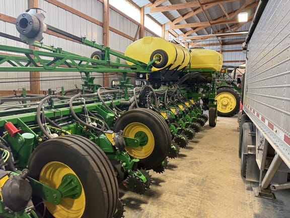 2023 John Deere 1775 Equipment Image0