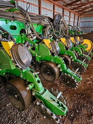 Image of John Deere 1775 equipment image 2