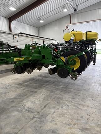 Image of John Deere 1775 equipment image 1
