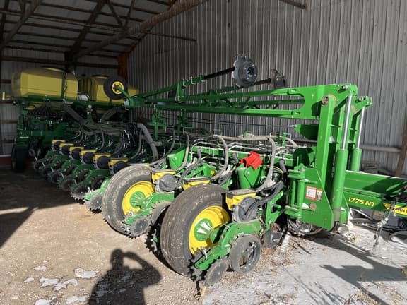 Image of John Deere 1775 equipment image 1
