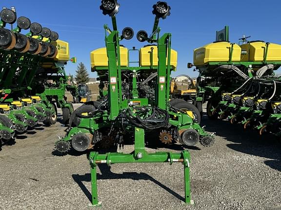 2023 John Deere 1775 Equipment Image0