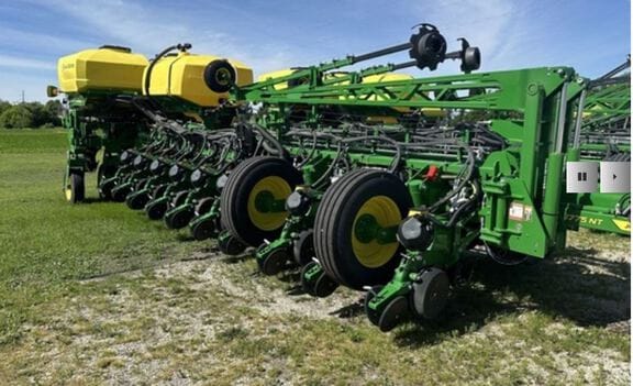2023 John Deere 1775 Equipment Image0