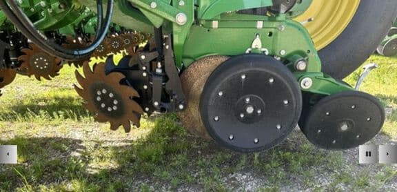 Image of John Deere 1775 Image 1