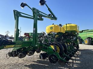 Main image John Deere 1775 14