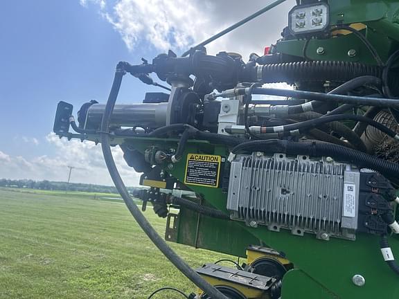 Image of John Deere 1775 equipment image 3