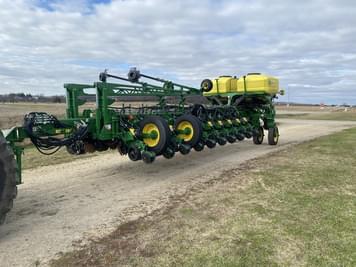 Main image John Deere 1775