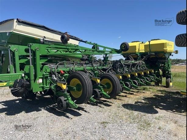 Main image John Deere 1775