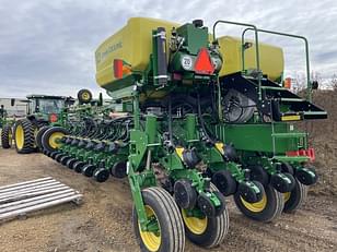 Main image John Deere 1775 6