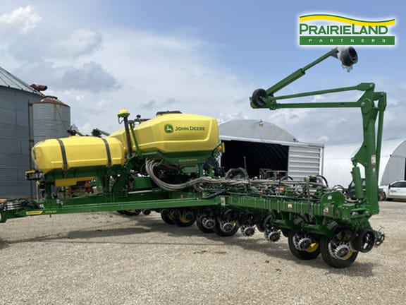 2023 John Deere 1775 Equipment Image0