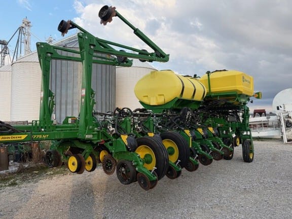 2023 John Deere 1775 Equipment Image0