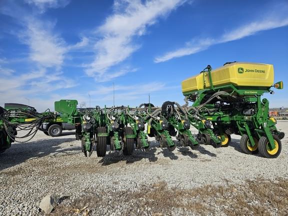 Image of John Deere 1775 equipment image 1