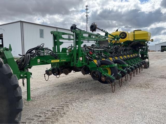 Image of John Deere 1775 equipment image 3