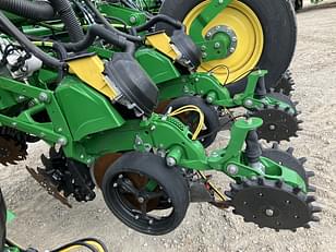 Main image John Deere 1775 17