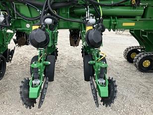 Main image John Deere 1775 37