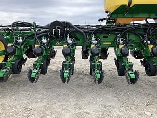 Main image John Deere 1775 38