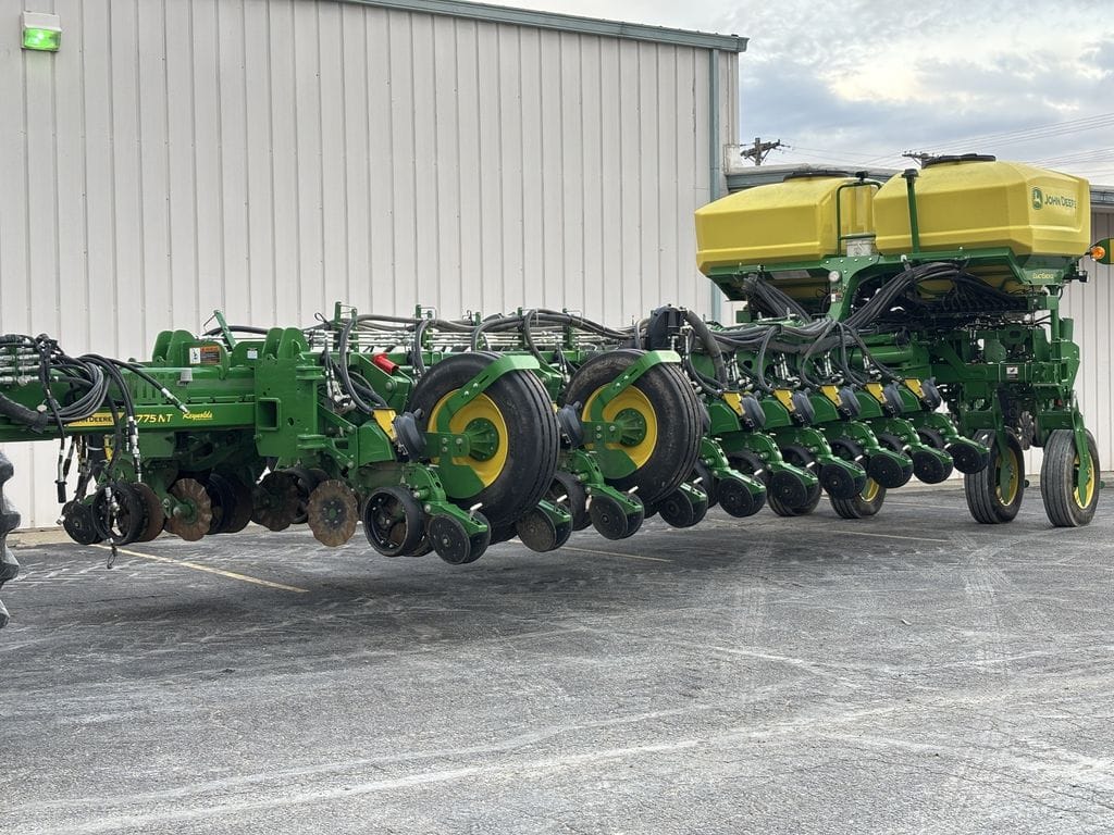 2023 John Deere 1775 Equipment Image0