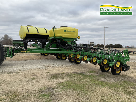 Image of John Deere 1775 Primary image