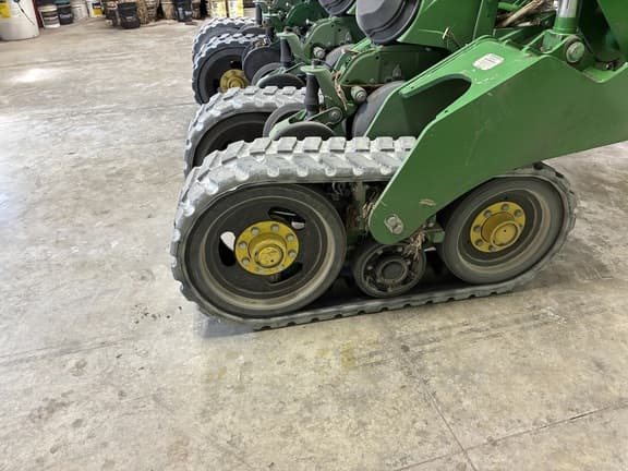 Image of John Deere 1775 equipment image 4
