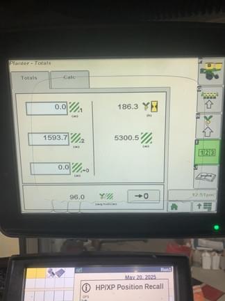 Image of John Deere 1775 equipment image 2