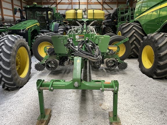 Image of John Deere 1775 equipment image 1