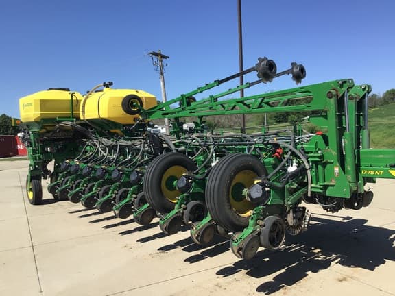 Image of John Deere 1775 equipment image 1
