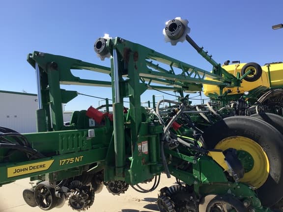 Image of John Deere 1775 equipment image 3