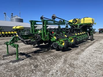 Main image John Deere 1775