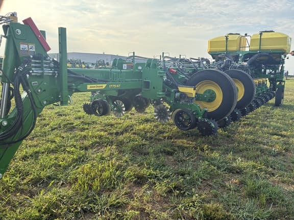 Image of John Deere 1775 equipment image 1